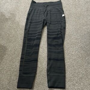 Size small Vuori leggings